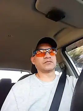 ChrisFloresP online show from November 2025 02:06:01 PM