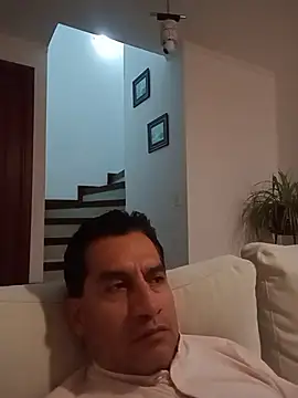 ChrisFloresP online show from November 2025 11:27:01 PM