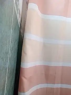 ChrisFloresP online show from November 2025 12:38:01 PM