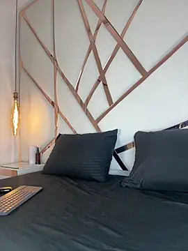 Celeste Valencia  online show from February 2026 04:20:01 AM