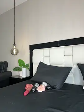 Celeste Valencia  online show from April 2026 04:30:01 AM