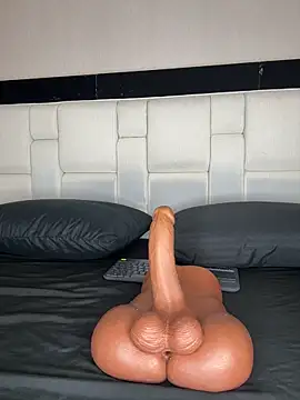 Celeste Valencia  online show from May 2026 04:28:01 AM