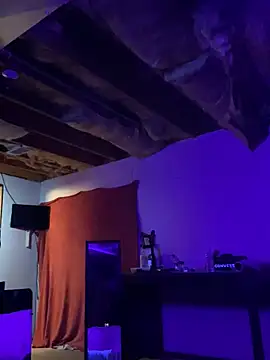 Snapshot of JSizzle13 chatting on December 2025 07:00:02 AM JSizzle13 online show from December 2025 07:00:02 AM