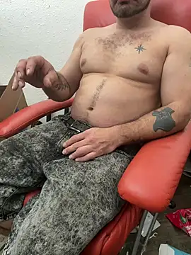 2addictivelyhorny online show from February 2026 11:27:02 PM