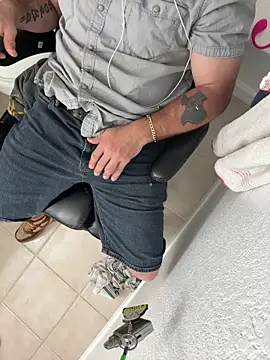 2addictivelyhorny online show from April 2026 12:56:02 AM