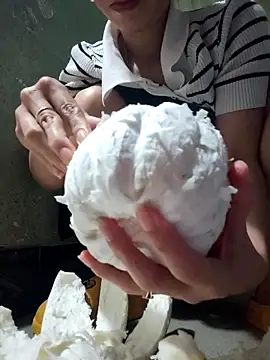 LianLaz online show from December 2025 03:11:05 AM