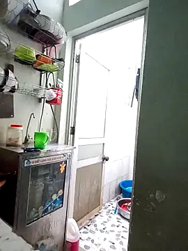 LianLaz online show from February 2026 01:30:01 PM