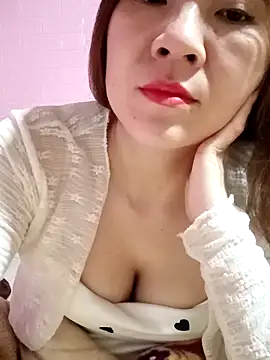 Lily-ross22 online show from December 2025 06:31:02 PM