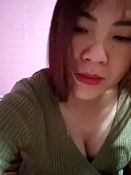 Lily-ross22 online show from December 2025 03:47:01 PM