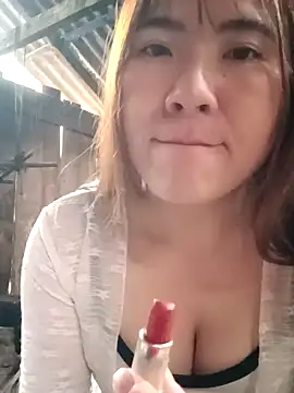 Lily-ross22 online show from December 2025 04:44:02 AM