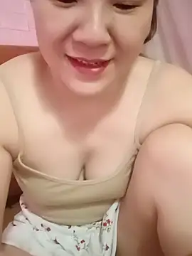 Lily-ross22 online show from July 2026 01:34:02 PM