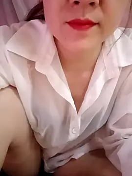 Lily-ross22 online show from April 2026 04:41:01 PM