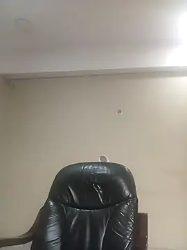 LovelyHughes online show from January 2026 02:13:01 PM