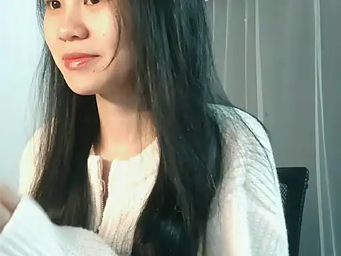 Snapshot of Nunaa18 chatting on November 2025 09:10:01 AM Nunaa18 online show from November 2025 09:10:01 AM