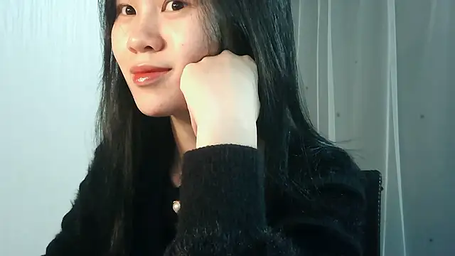 Snapshot of Nunaa18 chatting on November 2025 02:39:02 PM Nunaa18 online show from November 2025 02:39:02 PM