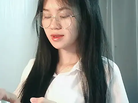 Snapshot of Nunaa18 chatting on November 2025 04:45:01 AM Nunaa18 online show from November 2025 04:45:01 AM