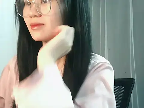 Snapshot of Nunaa18 chatting on November 2025 05:41:01 AM Nunaa18 online show from November 2025 05:41:01 AM