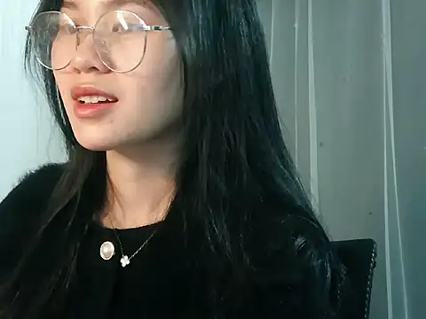 Snapshot of Nunaa18 chatting on November 2025 04:51:02 PM Nunaa18 online show from November 2025 04:51:02 PM