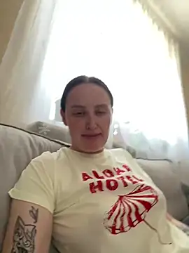 Snapshot of TomilaSi chatting on July 2026 12:13:01 PM TomilaSi online show from July 2026 12:13:01 PM