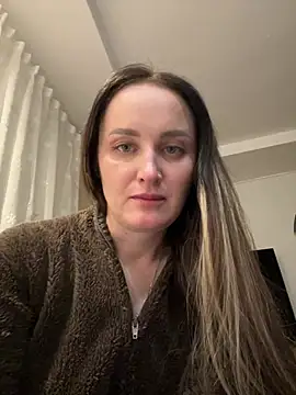 Snapshot of TomilaSi chatting on March 2026 10:53:02 PM TomilaSi online show from March 2026 10:53:02 PM