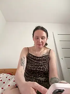 Snapshot of TomilaSi chatting on July 2026 10:04:02 AM TomilaSi online show from July 2026 10:04:02 AM