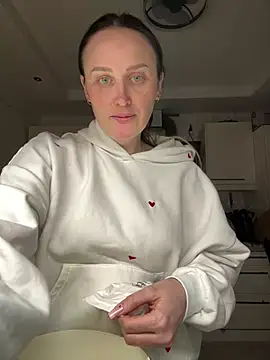 TomilaSi online show from February 2026 10:18:02 PM