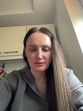 TomilaSi online show from March 2026 03:23:01 PM