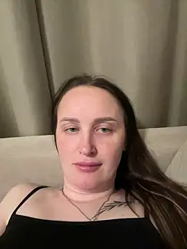 Snapshot of TomilaSi chatting on April 2026 07:40:02 PM TomilaSi online show from April 2026 07:40:02 PM