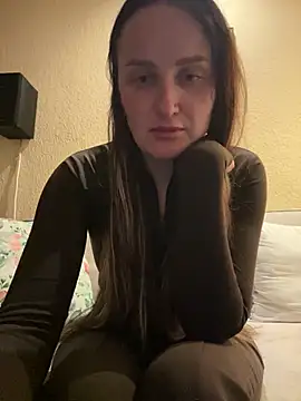 Snapshot of TomilaSi chatting on March 2026 10:00:02 PM TomilaSi online show from March 2026 10:00:02 PM