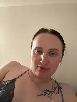 Snapshot of TomilaSi chatting on May 2026 08:07:02 PM TomilaSi online show from May 2026 08:07:02 PM