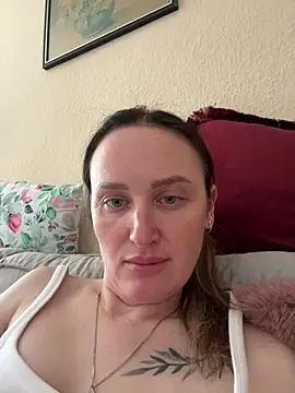 Snapshot of TomilaSi chatting on July 2026 01:45:01 PM TomilaSi online show from July 2026 01:45:01 PM