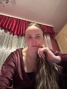 Snapshot of TomilaSi chatting on March 2026 08:24:01 PM TomilaSi online show from March 2026 08:24:01 PM