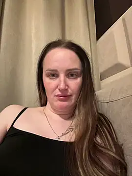 Snapshot of TomilaSi chatting on April 2026 08:09:02 PM TomilaSi online show from April 2026 08:09:02 PM