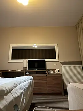 Snapshot of TomilaSi chatting on May 2026 08:45:02 PM TomilaSi online show from May 2026 08:45:02 PM