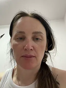 Snapshot of TomilaSi chatting on June 2026 10:54:02 PM TomilaSi online show from June 2026 10:54:02 PM