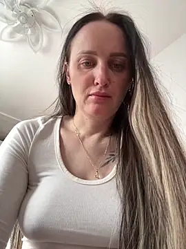 TomilaSi online show from February 2026 01:00:02 PM