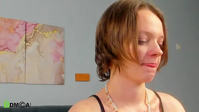 Olivia Riesz online show from May 2026 01:32:01 AM