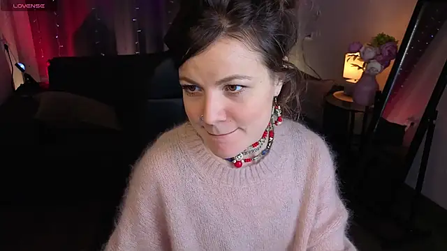 Marla Bri online show from November 2025 01:22:01 PM