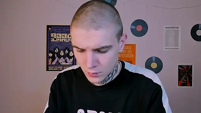 Snapshot of drew_soft_ chatting on December 2025 07:55:02 PM drew soft online show from December 2025 07:55:02 PM