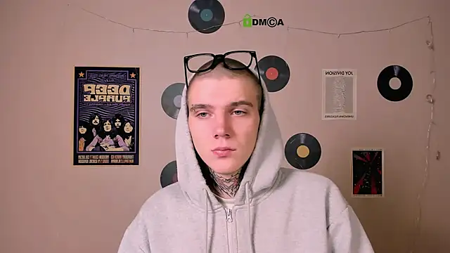 Snapshot of drew_soft_ chatting on December 2025 07:48:01 PM drew soft online show from December 2025 07:48:01 PM