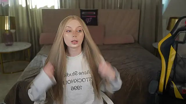 Dacota love online show from March 2026 11:27:02 AM