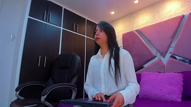 sol-angel online show from May 2026 04:03:01 PM