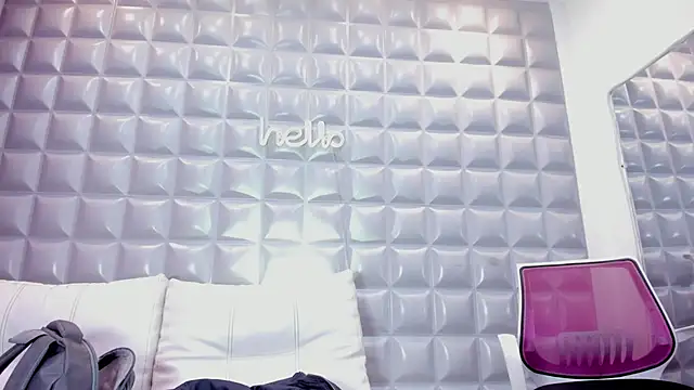 sol-angel online show from December 2025 03:59:02 PM