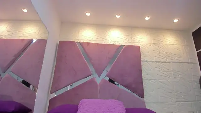 sol-angel online show from April 2026 04:57:02 PM