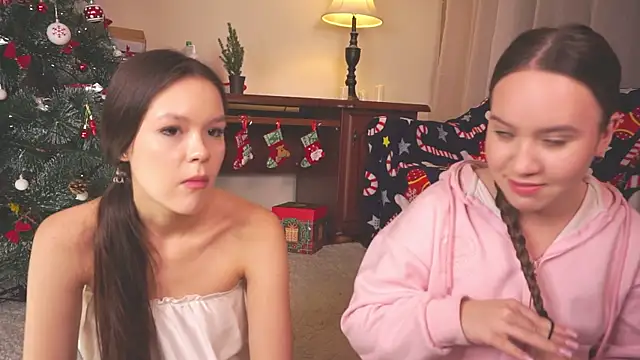 VirginiaRowe online show from December 2025 01:36:01 PM