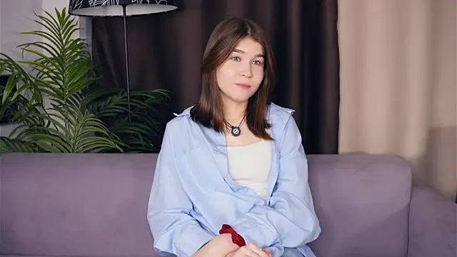 Snapshot of ZulaRattan chatting on November 2025 05:08:01 AM ZulaRattan online show from November 2025 05:08:01 AM