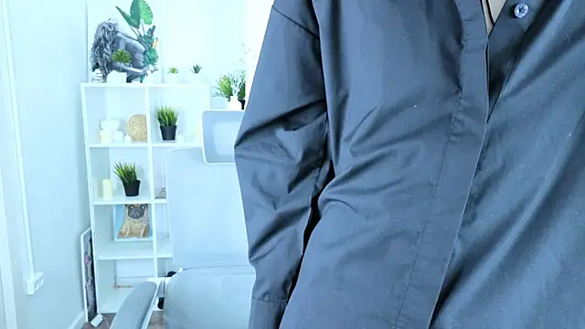 YugoAsian online show from December 2025 08:41:02 PM