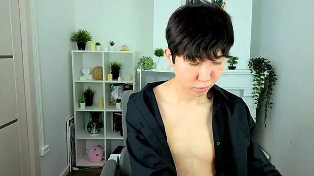 YugoAsian online show from February 2026 12:32:01 PM