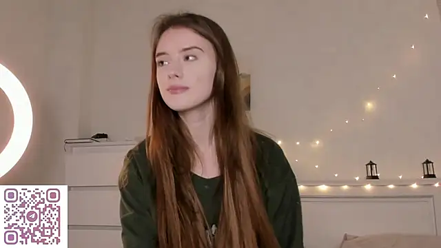 Snapshot of AmyForYouu chatting on December 2025 01:00:01 AM AmyForYouu online show from December 2025 01:00:01 AM