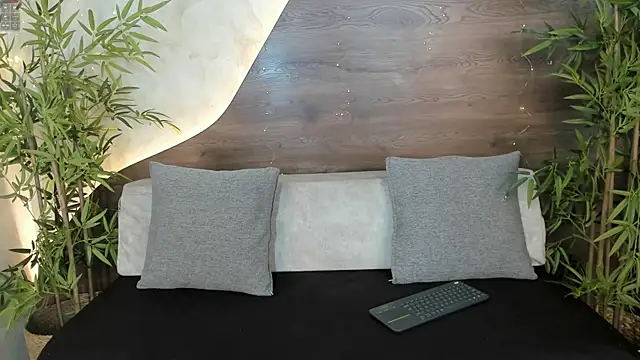 Snapshot of Lola_saenz_ chatting on December 2025 11:56:02 AM Lola saenz online show from December 2025 11:56:02 AM